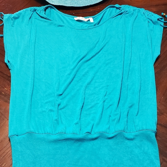 La vie en rose beach wear and straw hat combo. - Picture 3 of 4